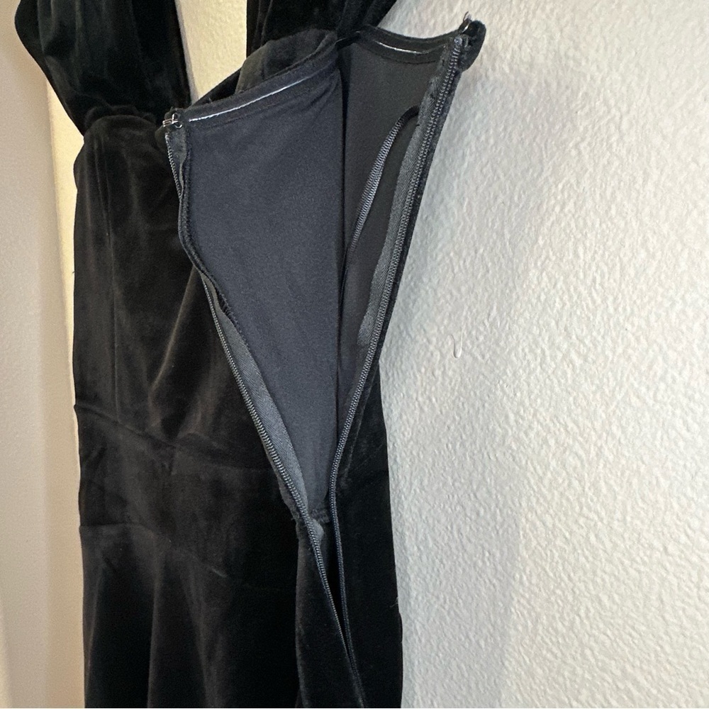 NWT Express Black Velvet Off The Shoulder Mini Fit And Flare Dress - Picture 6 of 12
